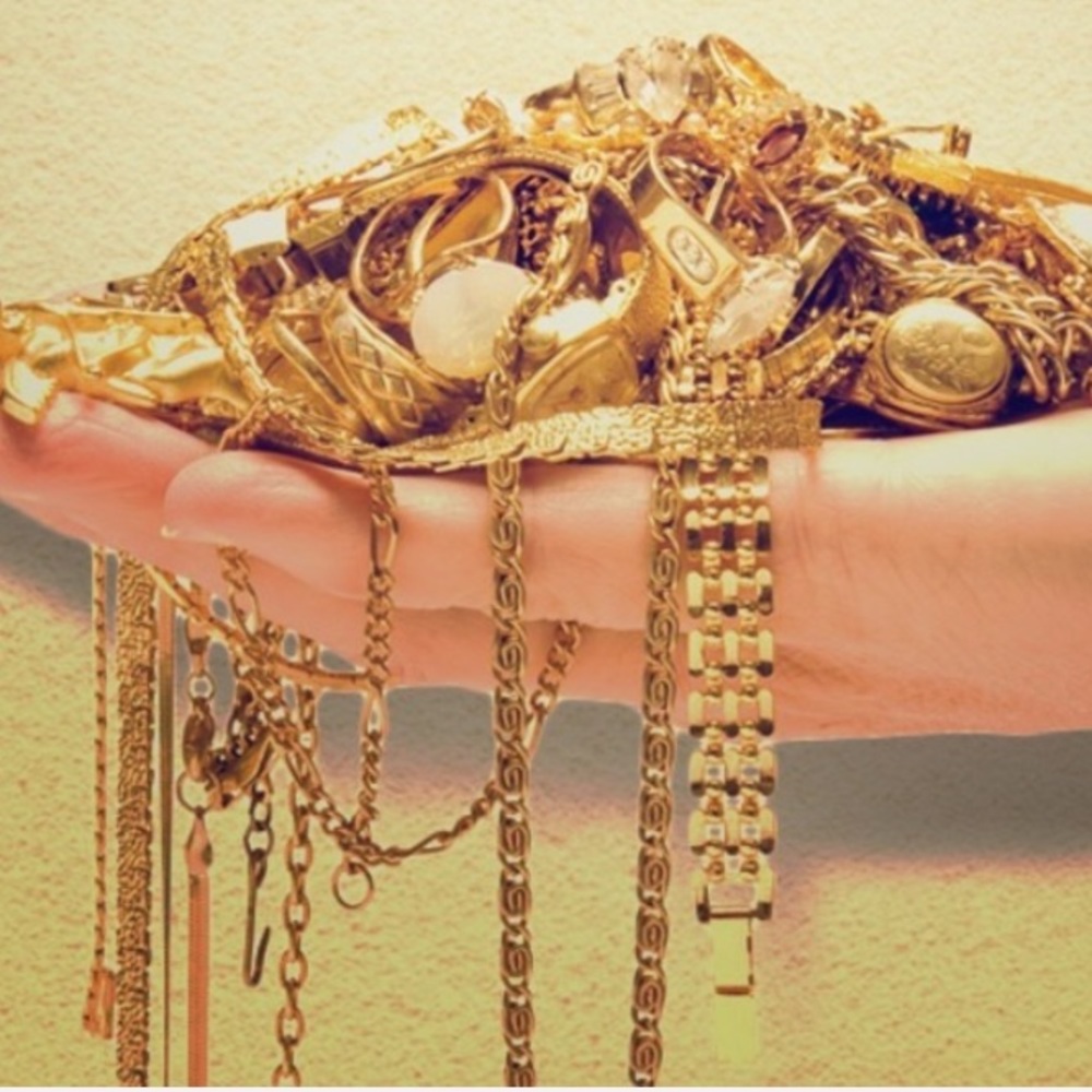 Buy & Trade Gold Jewelry & Gold Scrap With Me!!